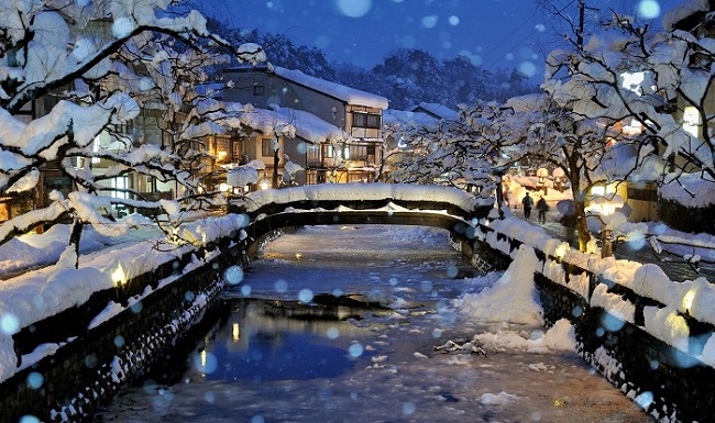 雪の城崎温泉